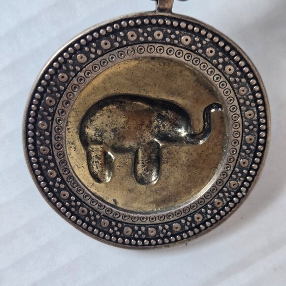 Vintage Brass Elephant Pendant Necklace - Picture 4 of 6